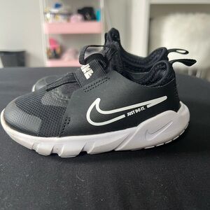 Toddler Nike flex runner